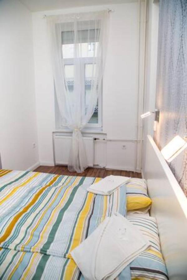 Hi-Bp Design Home Apartments In The Heart Of Budapest Exterior photo